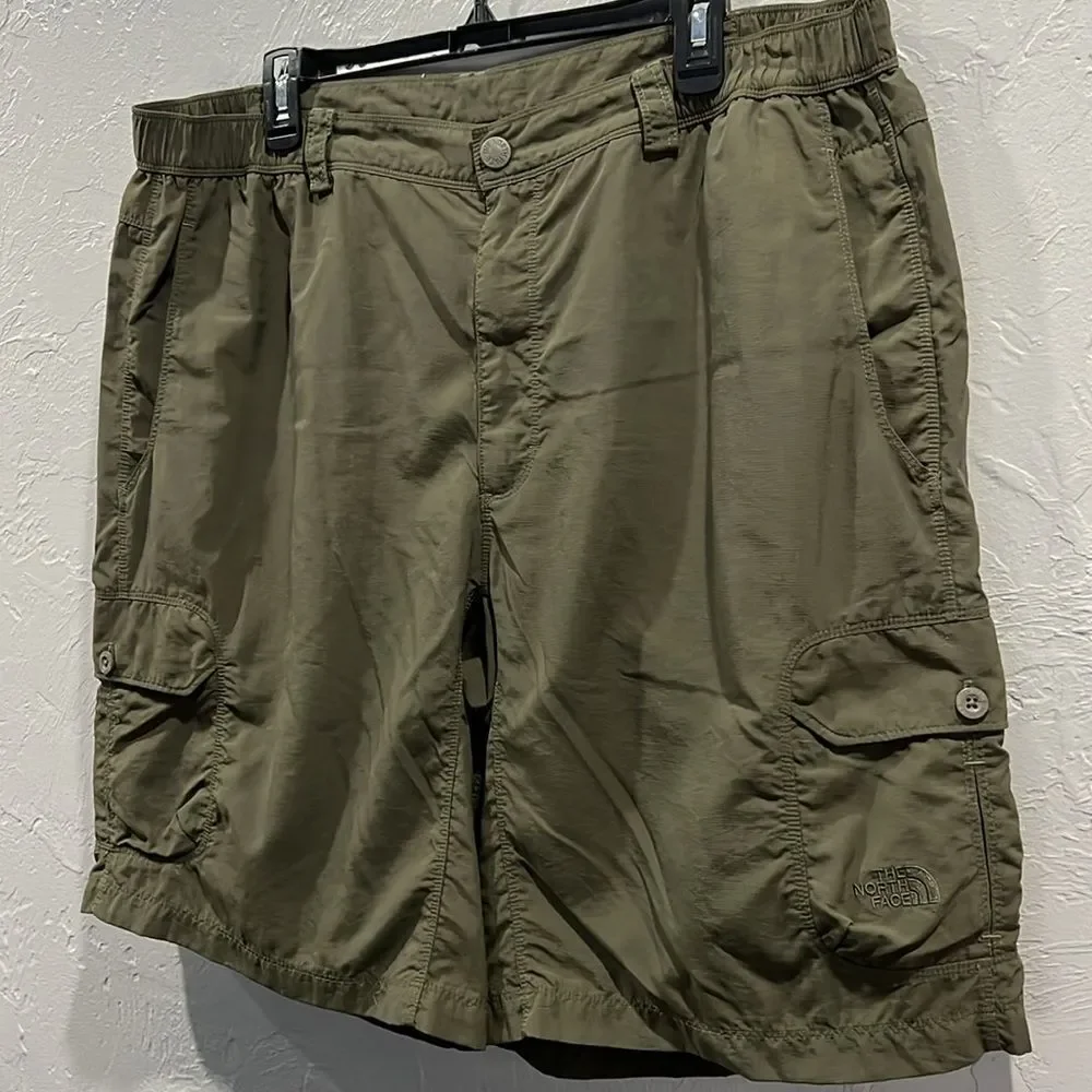 🔥🔥 THE NORTH FACE‎ Men's Olive Nylon Cargo Shorts Size XL - PERFECT Condition